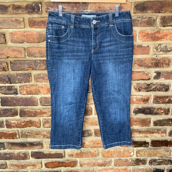 Chico's Dark Wash Blue Denim Cropped Capri Jeans Women's Size 0.5 / 6 Small - Picture 1 of 4